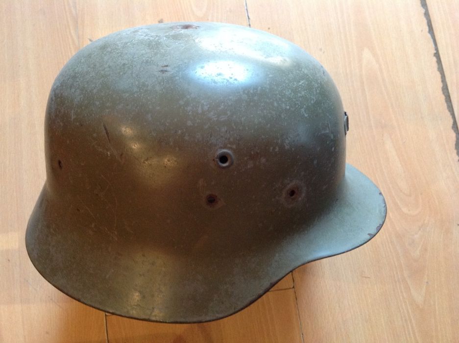 Militaria, Capacete usado na Guerra Civil de Espanha.