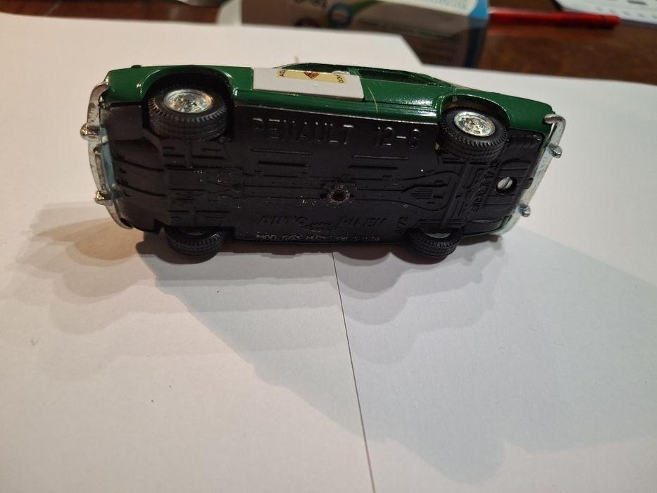 Pilen miniatura policia guardia civil renault 12