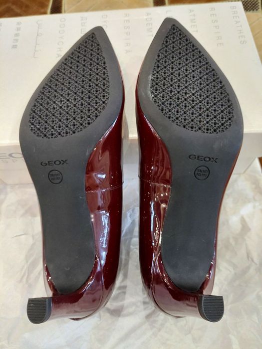 Продам жіночі туфлі ( човники)