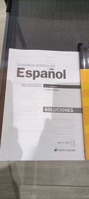 Gramática práctica del Espanol y soluciones