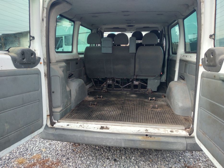 Ford transit 9 osobowy 2010r