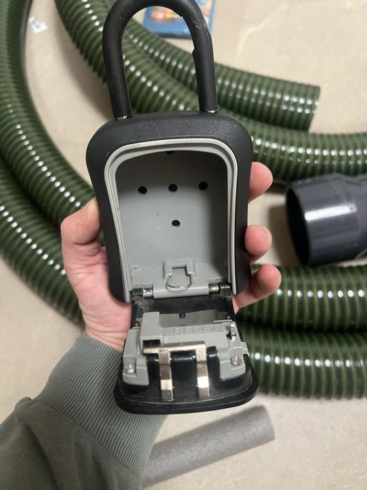 Підвісний міні сейф для ключіс USAFE KSO5 з гачком , кодовий замок