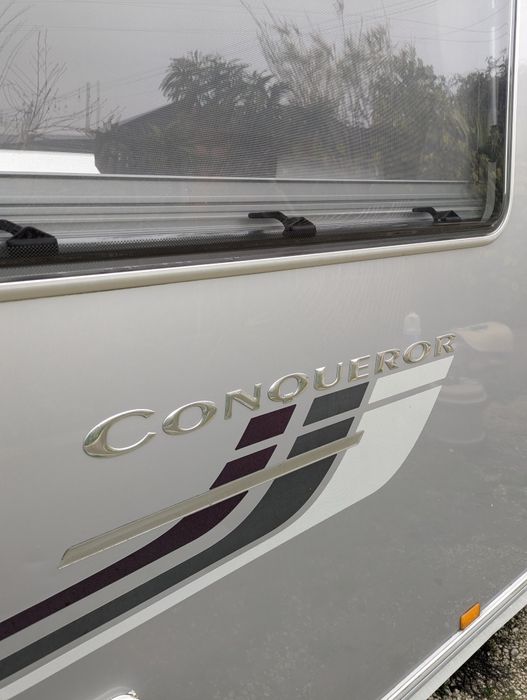 /Caravana/ Impecável/4 pessoas/levo ao local