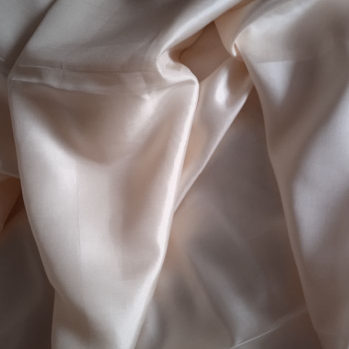 Обрезки - парашютный шелк и др.