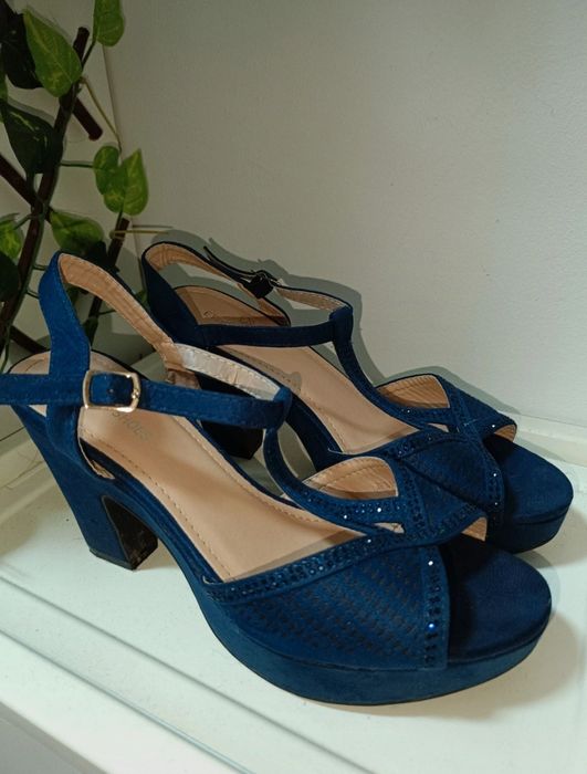 Sapatos de salto