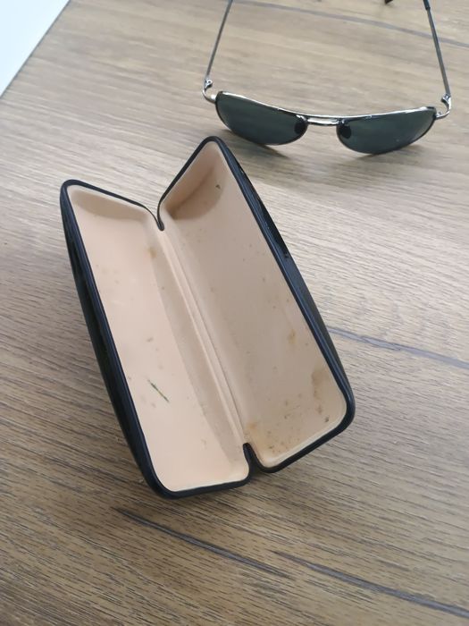 Etui z okularami PRL