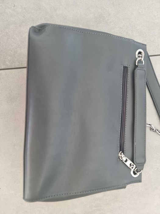 NOWA Torebka Nabo szara na łańcuszku