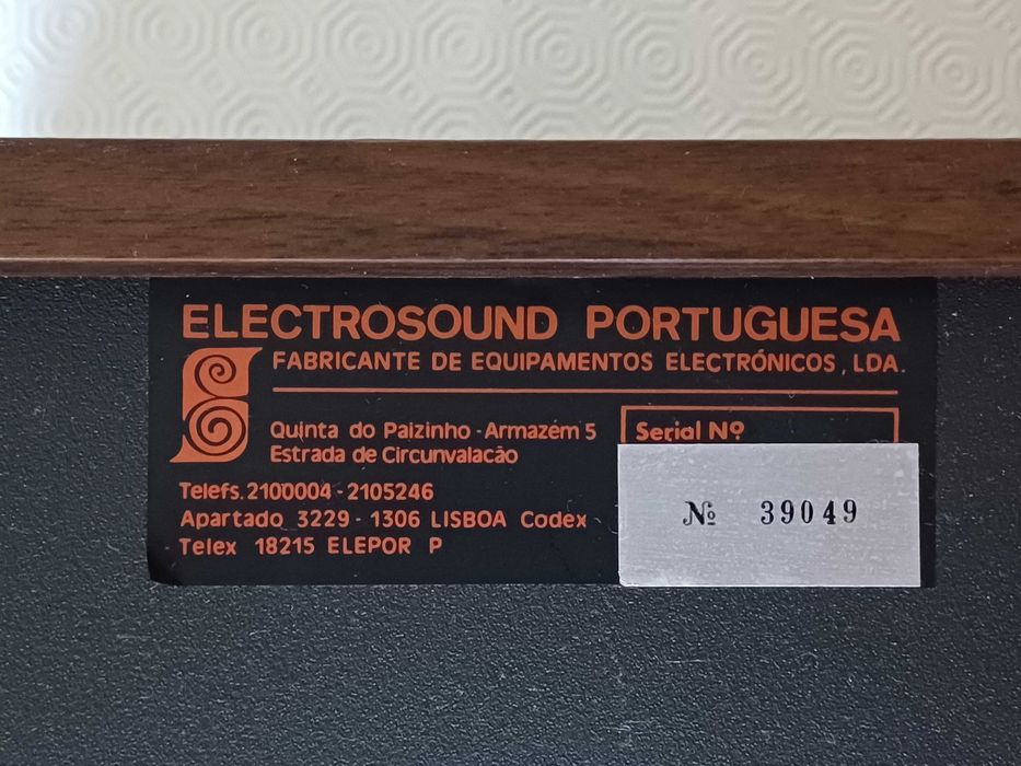 Colunas Vintage Wharfedale W506, com capas