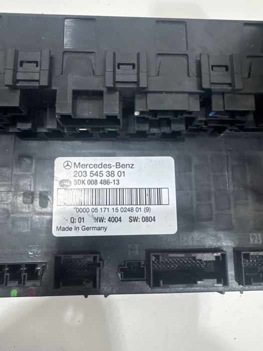 Sam tras Mercedes Benz C Class W203