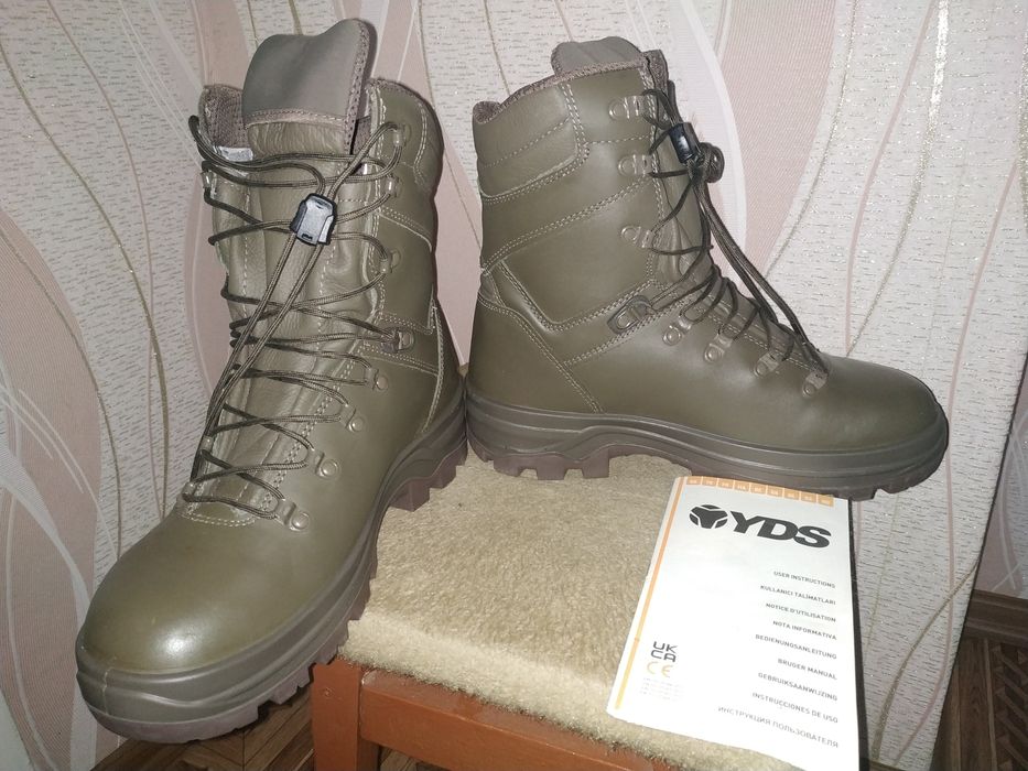 Продам новые профполусапоги (берцы)
