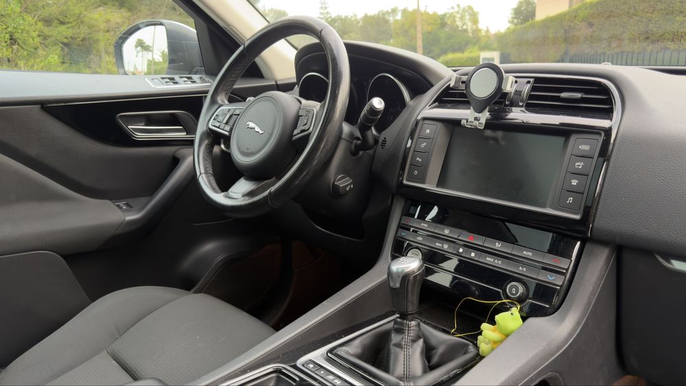 JAGUAR F-PACE  2.0 DIESEL  165.000 KMS CAIXA MANUAL IMPECÁVEL