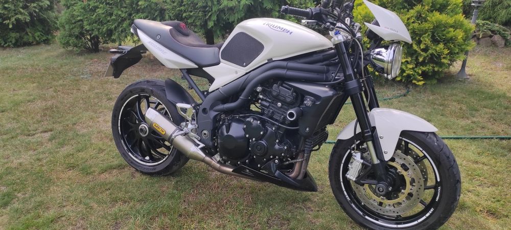 Triumph speed triple 2010