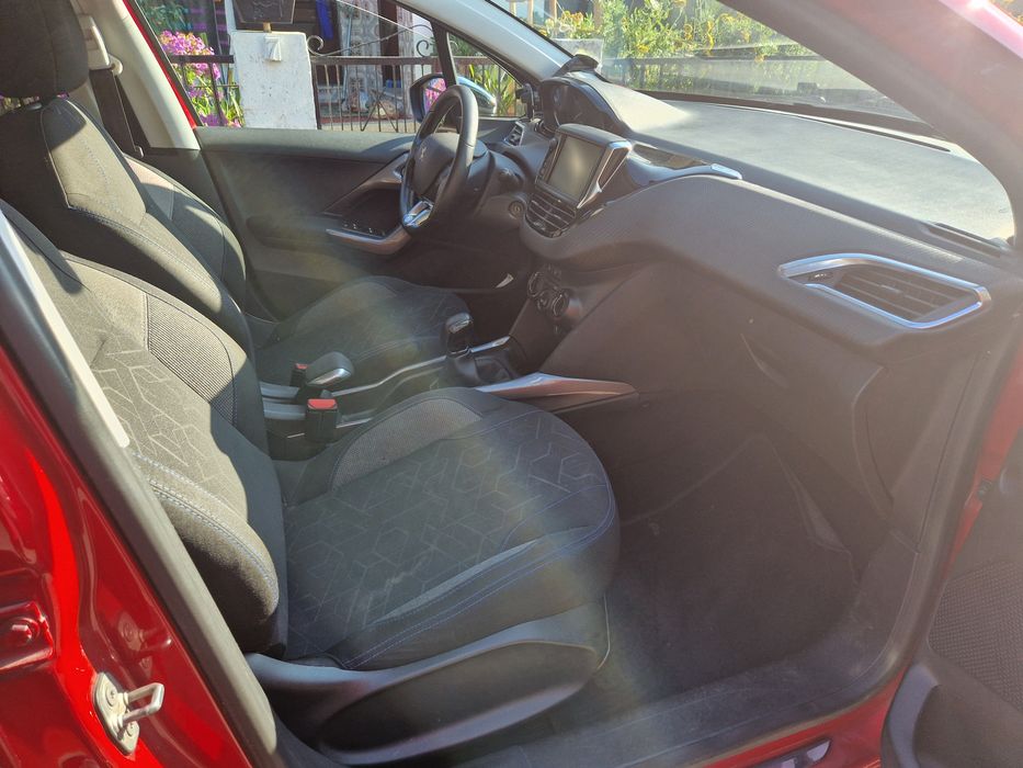 Peugeot 2008 1.2 style 2018 poucos kms