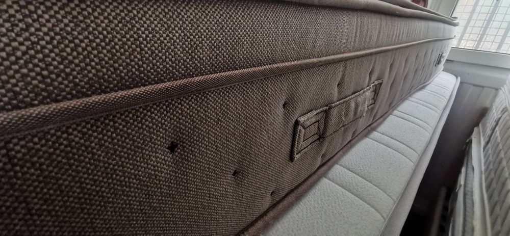 Super gruby materac z nakładką 180x200 x28cm stan idealny