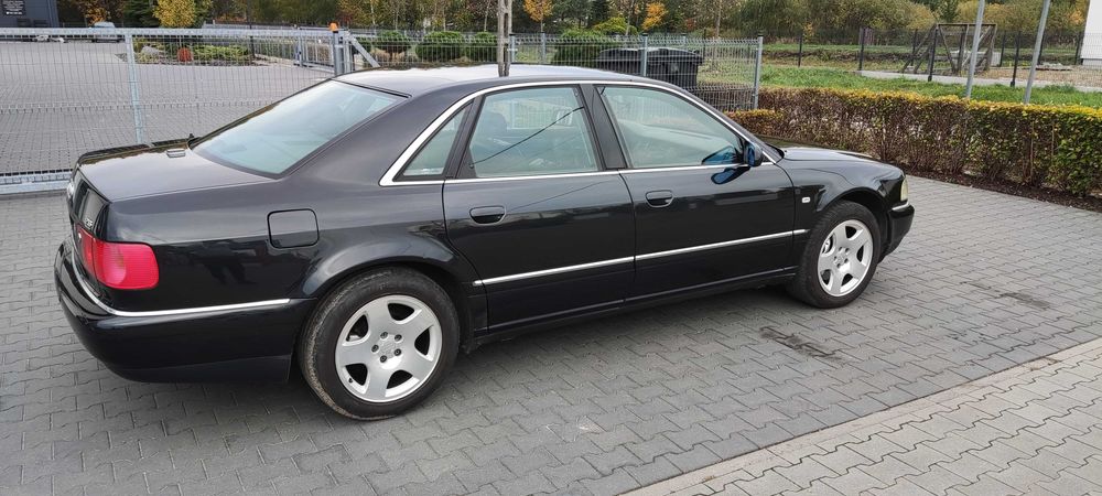 Audi A8 D2 2.8 V6 quattro