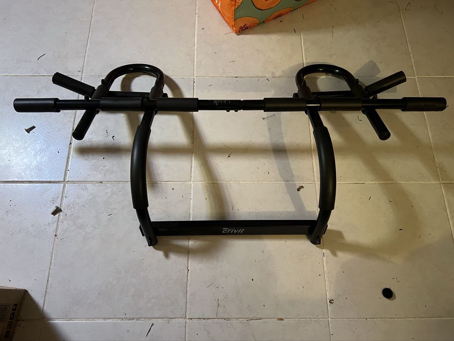 Barra elevacoes p/ porta - usada