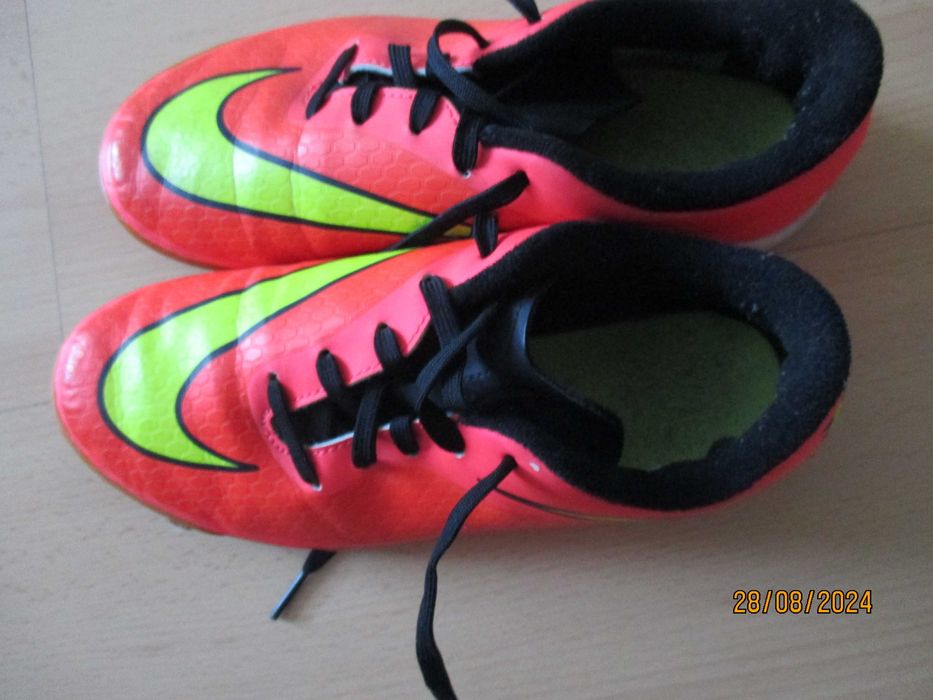 halówki Nike Hypernova, rozmiar 37,5, dł wkładki wew 23,5