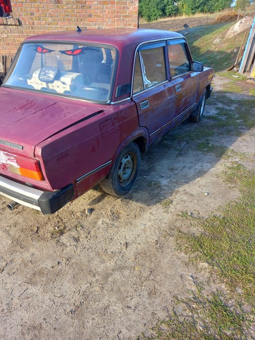 Продам ваз 2105.