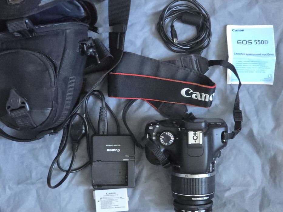 Canon EOS 550D EF-S 15 18-55 IS Kit