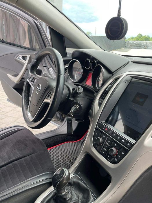 Опель Астра 1,7 crdi 2011р.