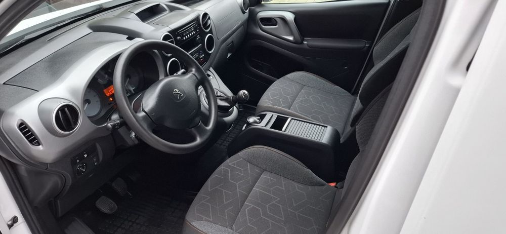 Peugeot Partner teppe 2017r salon Polska