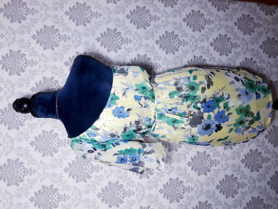 Nowa sukienka w kwiaty S/M