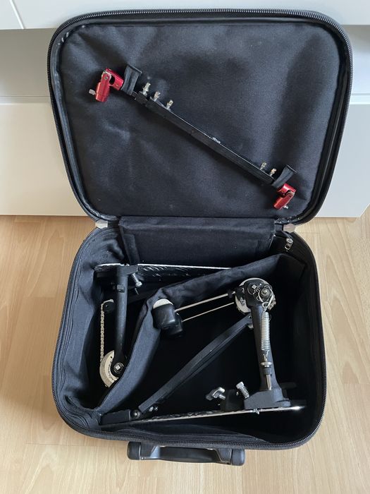 Dw8002 Twin Podwójna stopa z Case