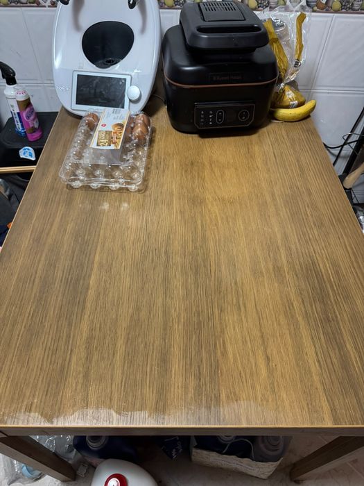 Mesa com 4 cadeiras