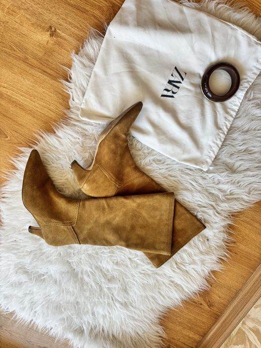 Замшевые сапоги zara