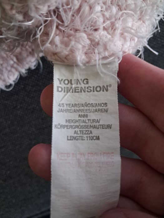 Świąteczny sweterek z pingwinkiem 110