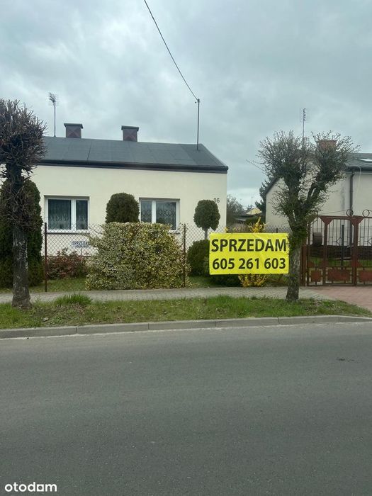 Dom wolnostojący parterowy z piwnicą i strychem, ocieplony .
