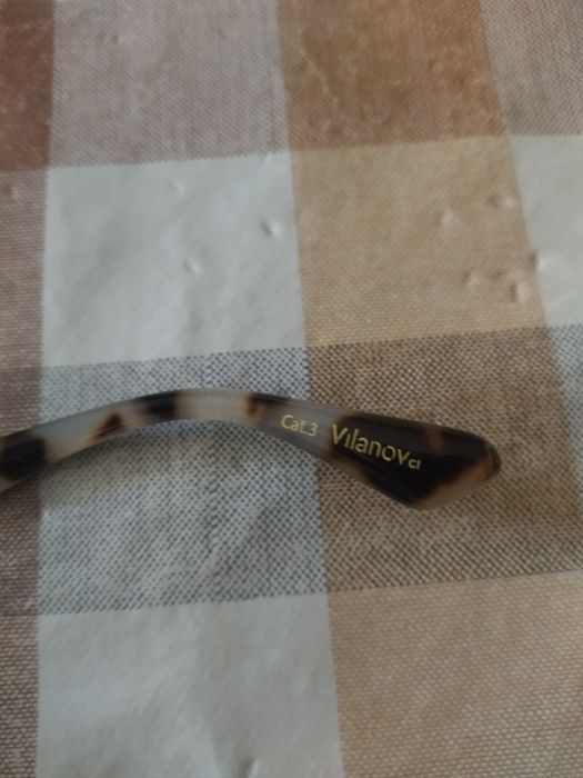 Óculos de sol da Vila da Nova ( Portes grátis)