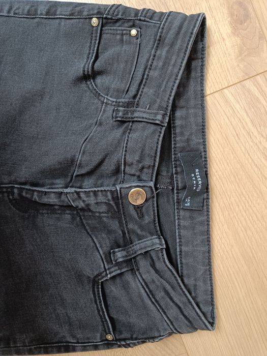 Nowe spodnie Reserved czarne 36 jeansowe rurki slim