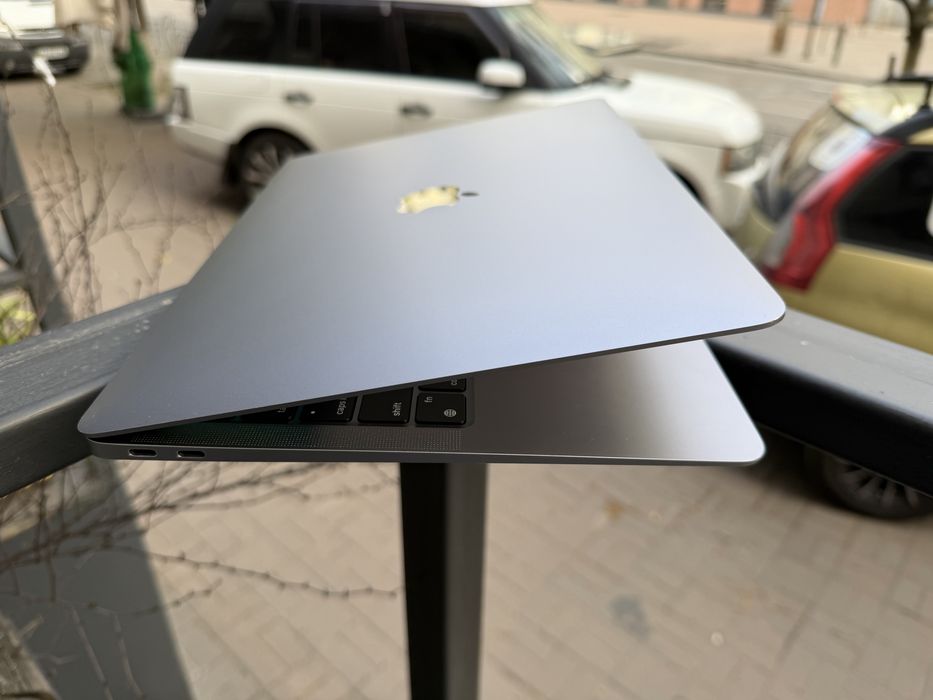 MacBook Air 13” M1 8/256gb Space Gray з apple care+ до листопада 2026