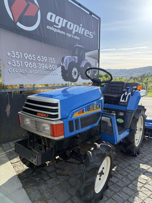 Trator ISEKI com traçaão