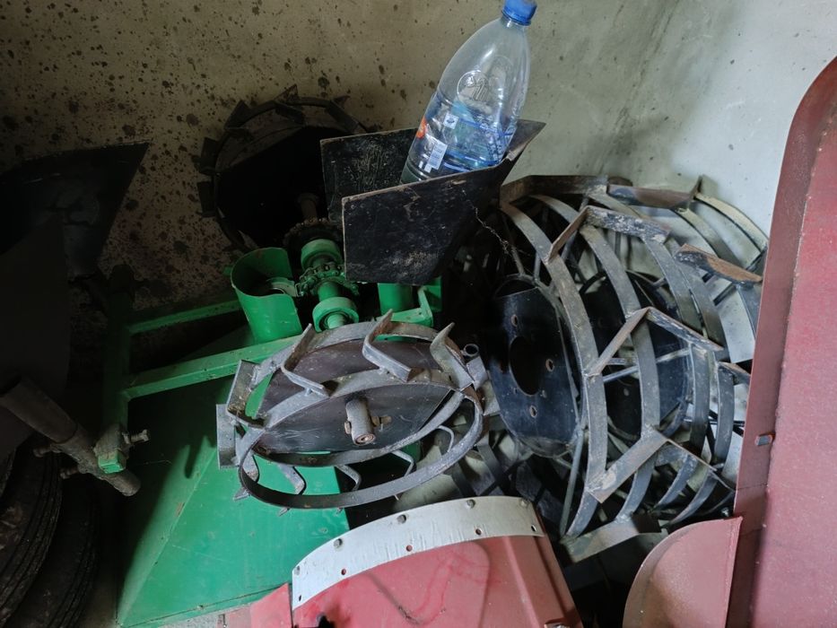 Мотоблок Заря SH61 з усім причіпним обладнаннямв відмінному стані
