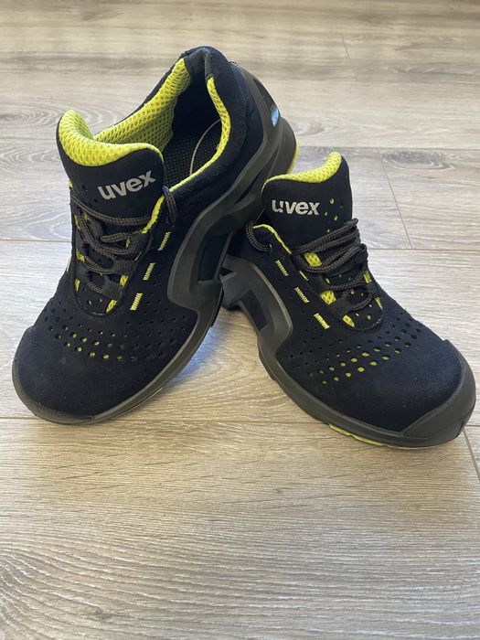 Робоче захисне взуття Uvex спецвзуття made in Italy розмір 38