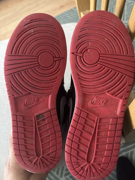 Nike Air Jordan 1 Mid "Light Smoke Grey".