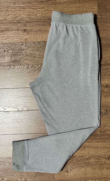 Спортивные штаны Calvin Klein .