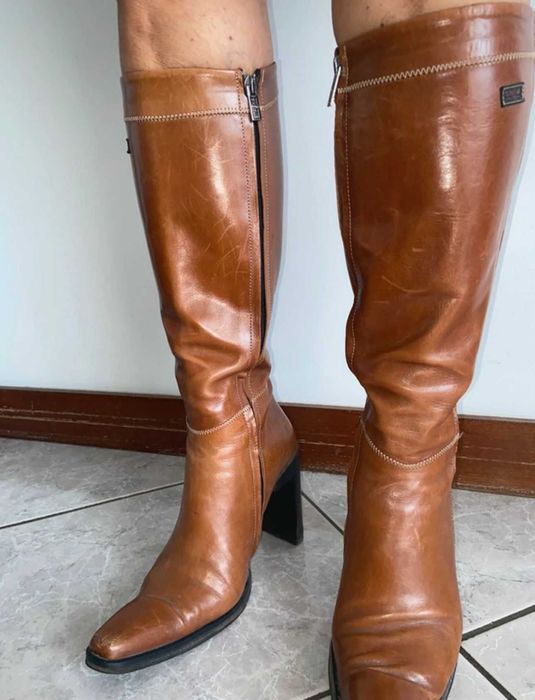 Botas cano alto camel de salto José António Stréna