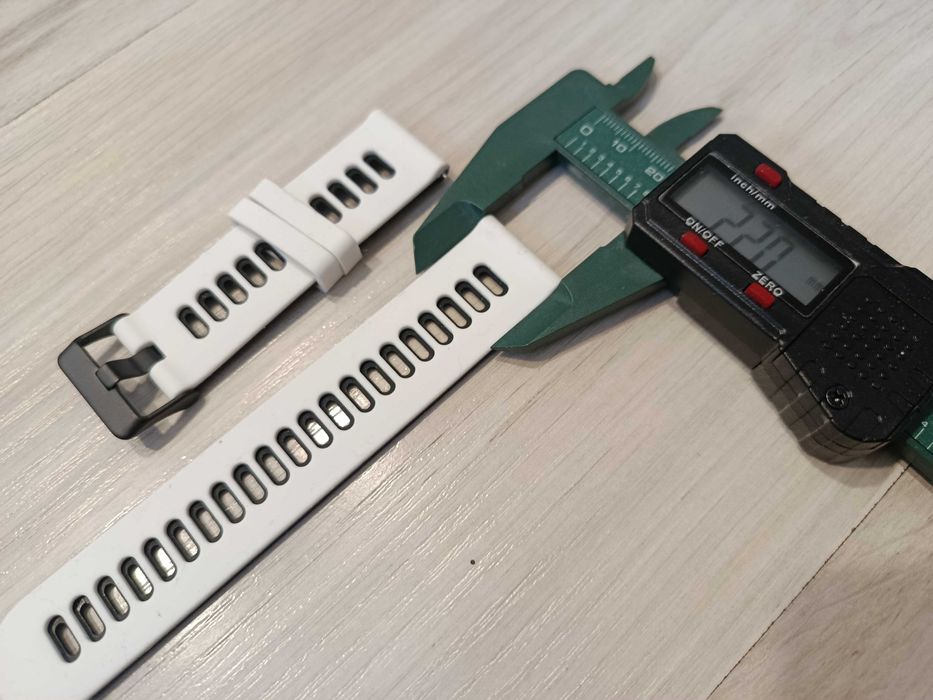 Biały pasek do zegarka 22 mm nowy silikonowy wygodny