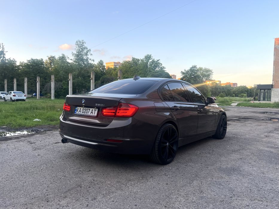 BMW F 30 Офіційний автомобіль