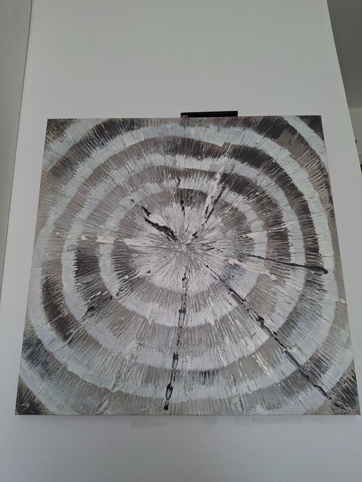 Quadro em tons de cinza