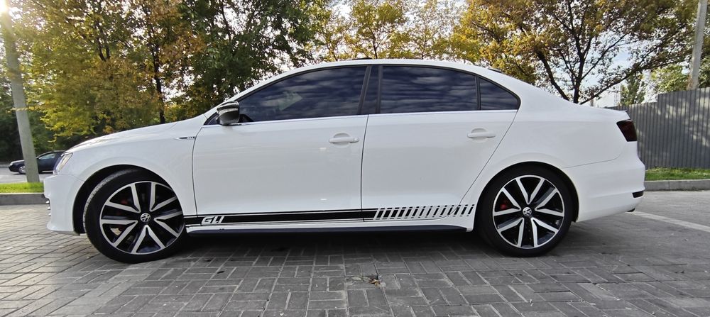 Продам Volkswagen Jetta 6 GLI
