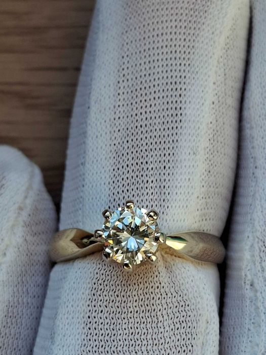 Pierścionek zaręczynowy diament nat .0.76ct