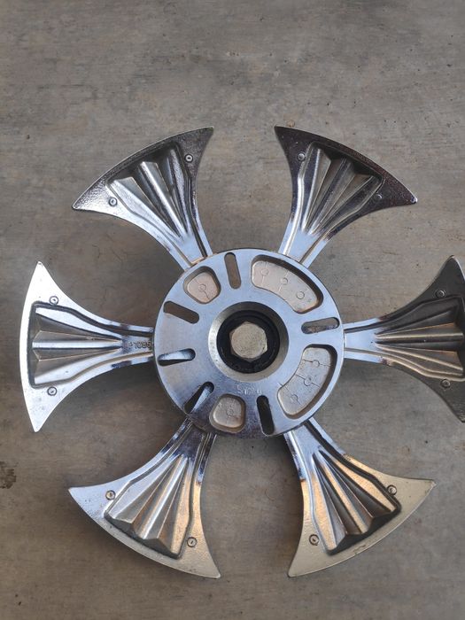 Спиннер вращающийся на диск