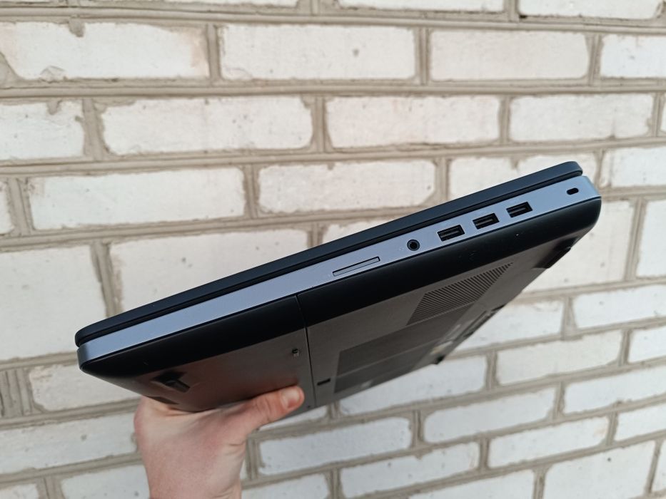4К 17.3" Екран, Ігровий ноутбук DELL (i7 7700HQ/16/1000gb/P3000 6gb)