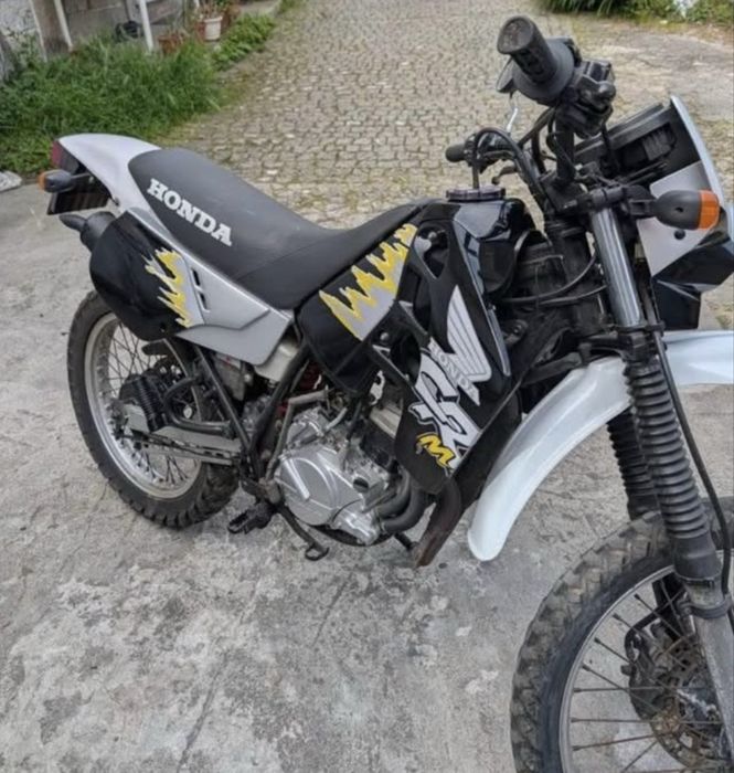 Motorizada Honda DT