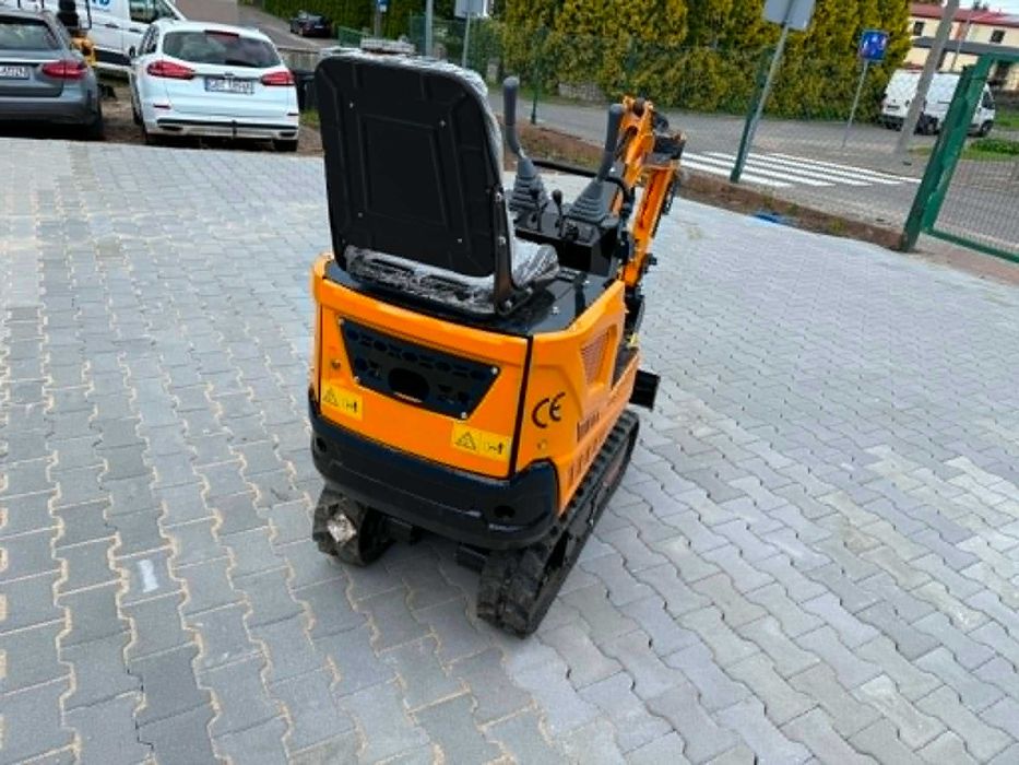 Minikoparka SDYC YCW-06 waga 600kg silnik loncin