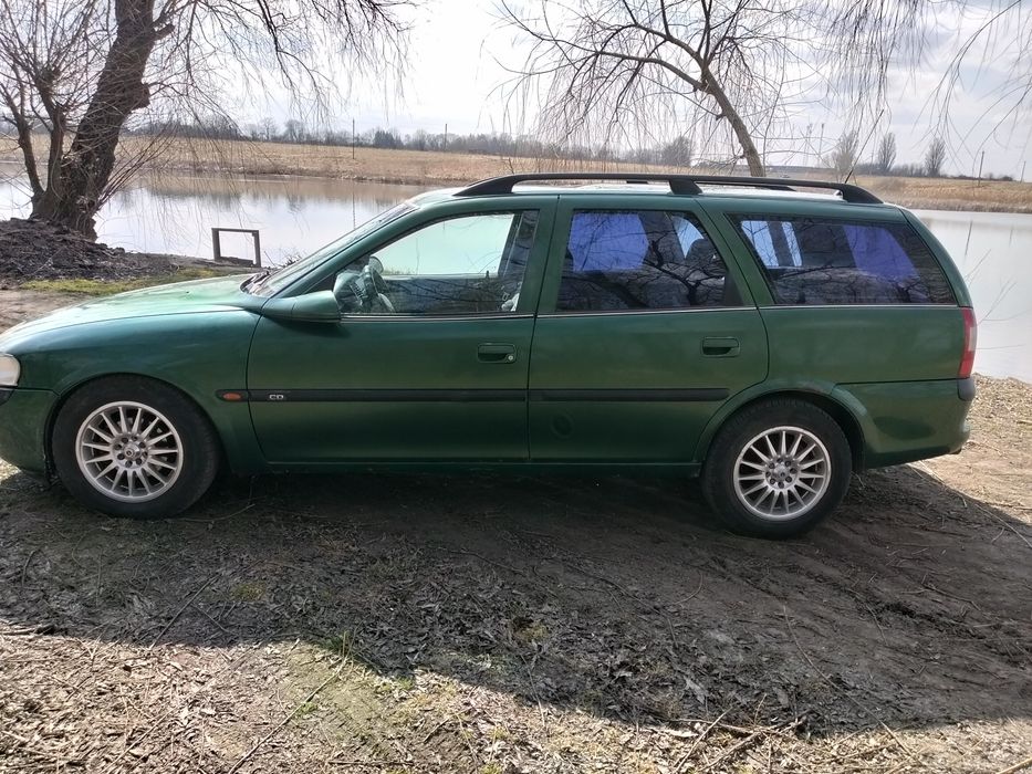 Продам Опель вектра на ходу